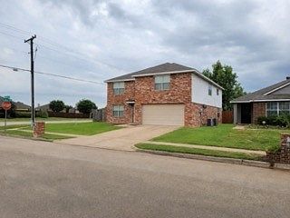 4th image of 2701 Maegen Cir