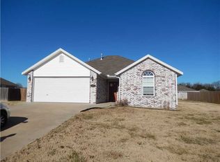 554 Elk Ave, Elkins, AR 72727