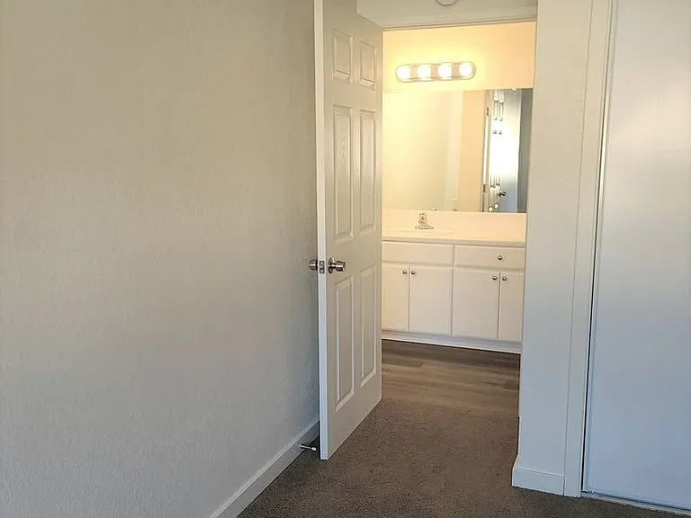 614 Grand Ave — Photo 14