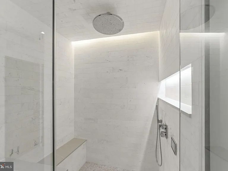 2110 Walnut St #301 — Photo 20