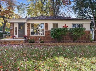 30651 Hathaway St, Livonia, MI 48150