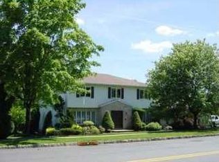 110 Nellis Dr, Wayne, NJ 07470