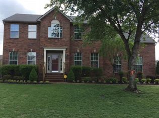 105 Grove Ln S, Hendersonville, TN 37075