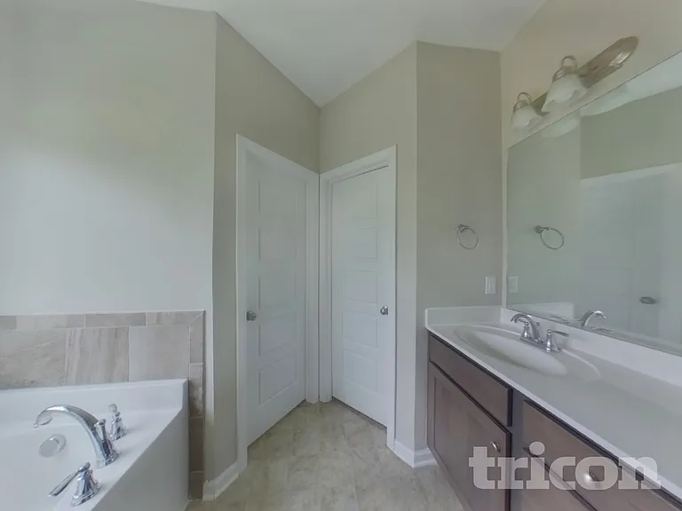 817 Ellyson Dr — Photo 9