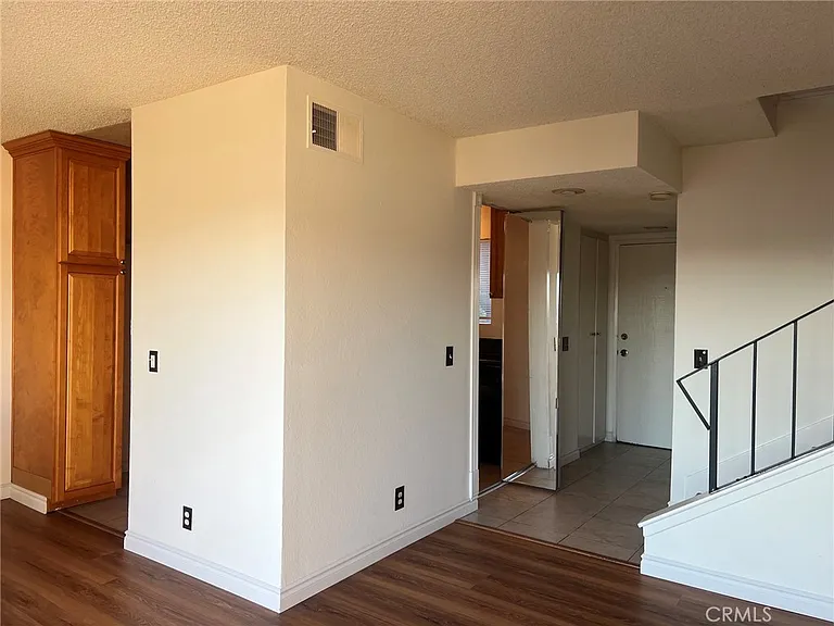 238 Hillcrest Dr — Photo 7