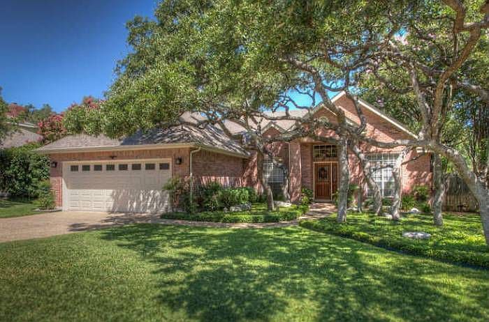2239 Deerfield Wood