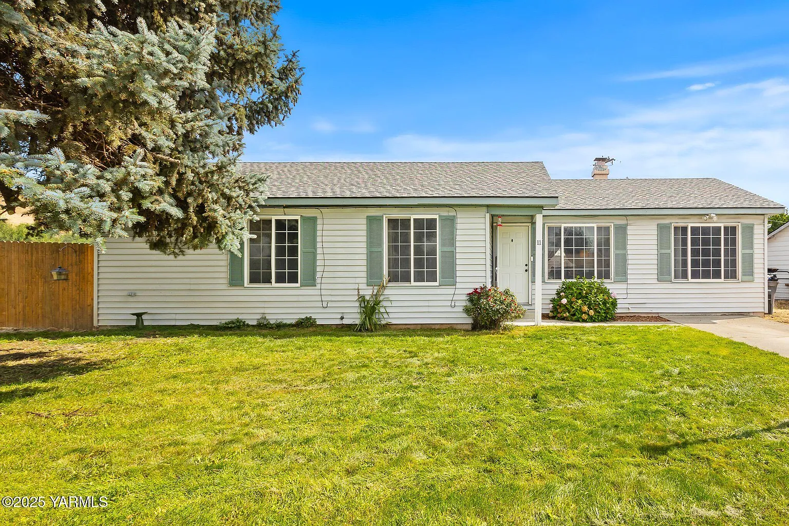 11 Suntides Blvd photo 1