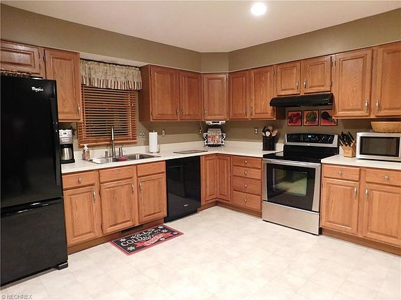 3rd image of 1627 Brentwood Dr