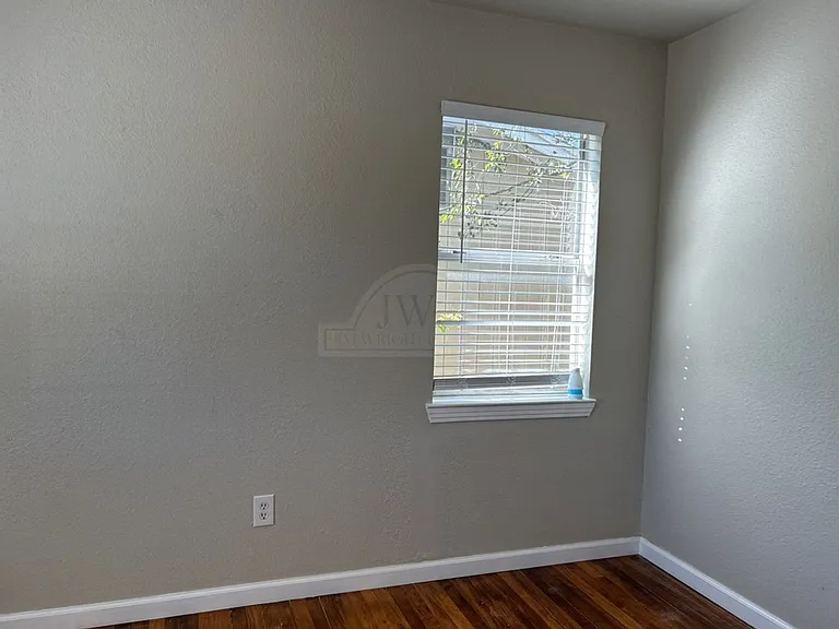 707 N Main St — Photo 17