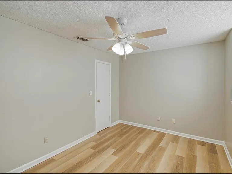 2912 Capital Park Dr — Photo 16