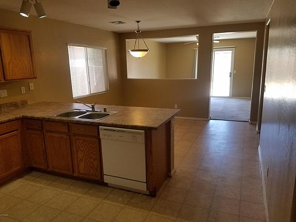 3rd image of 11572 W Oglesby Ave