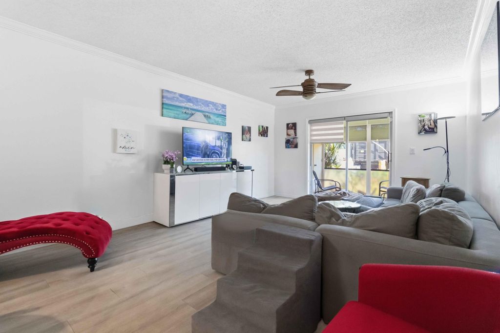 259 S Cypress Road #506, photo 6