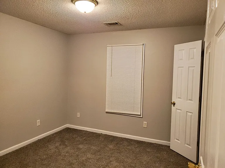 246 Carthage Blvd — Photo 8