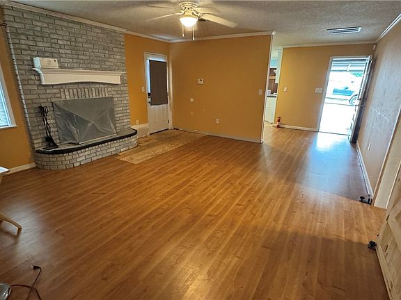 3rd image of 119 Christina Ln