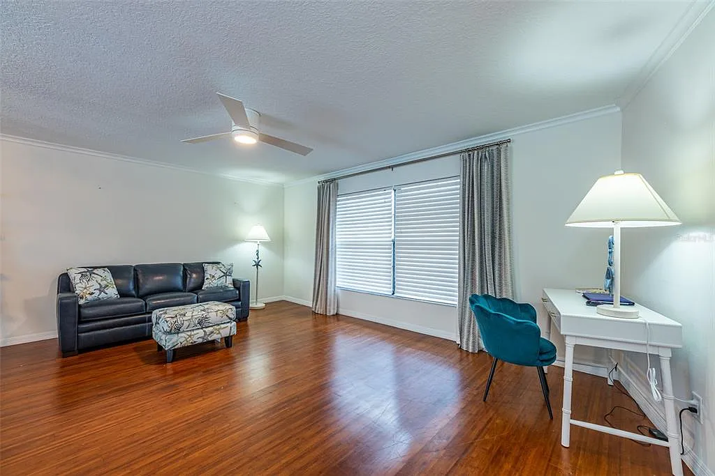 3 bed, 2.0 bath, 1791 sqft, $5,600 — Photo 4