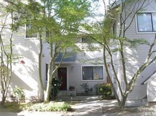 3 Village Pkwy, Napa, CA