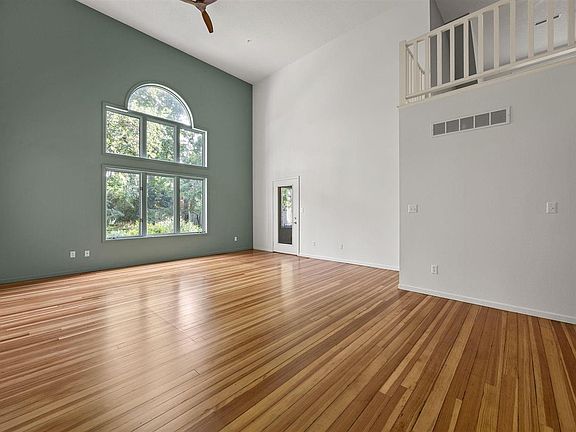 3rd image of 1018 Marcy St