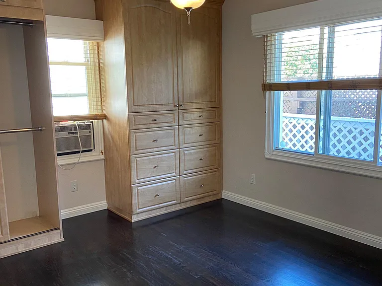 926 H Ave — Photo 5