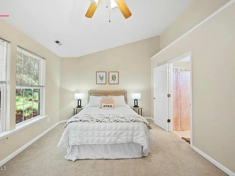 418 Bergen Ave — Photo 8