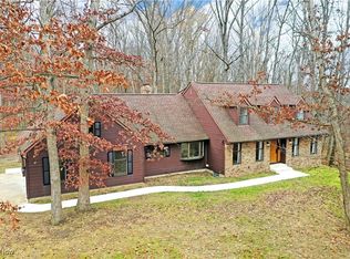 2990 Whispering Pines Dr, Canfield, OH