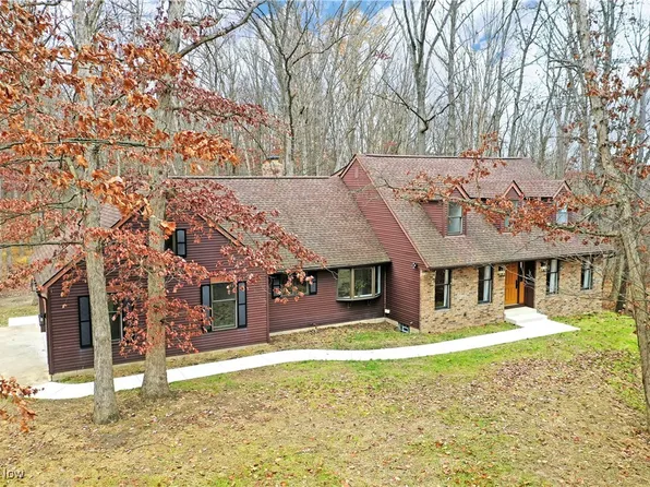 2990 Whispering Pines Dr, Canfield, OH 44406