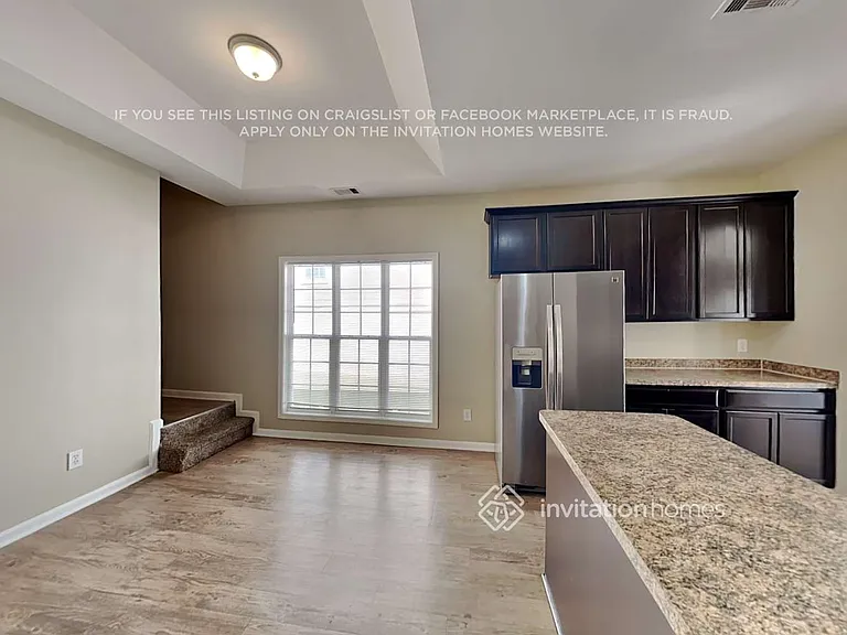 467 Greyhawk Way — Photo 8