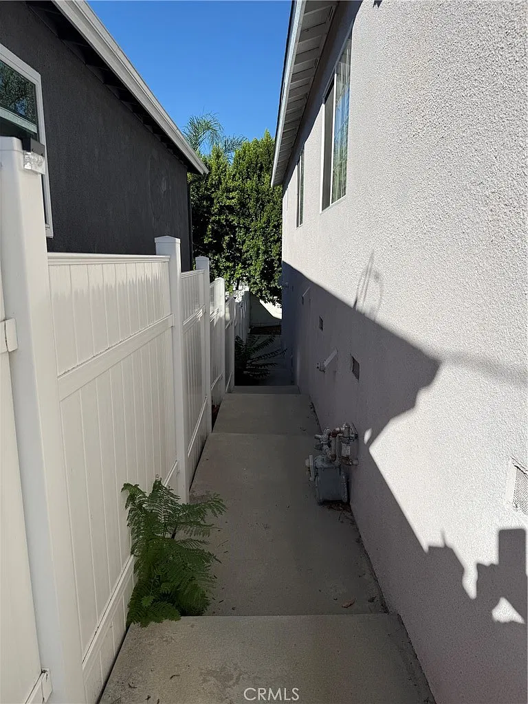 1 bed, 500 sqft, $1,900 — Photo 2