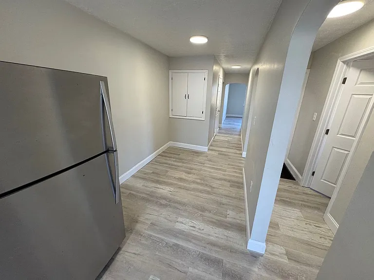 148 S Powell Ave — Photo 6