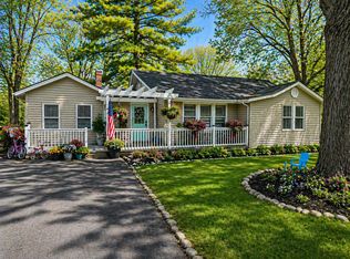 1105 S Hough St, Barrington, IL 60010
