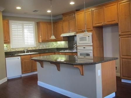 4th image of 424 N Lafayette Ct