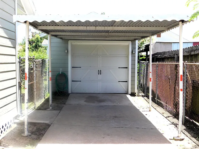 124 N Estelle St — Photo 2