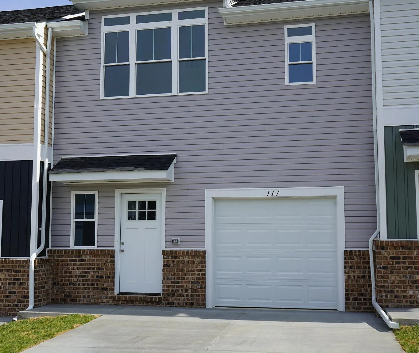 117 Coralyrose Ct — Photo 1