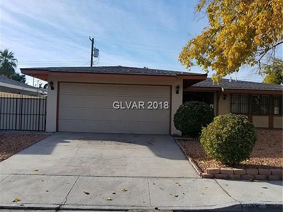 3rd image of 105 Dahlia Ln