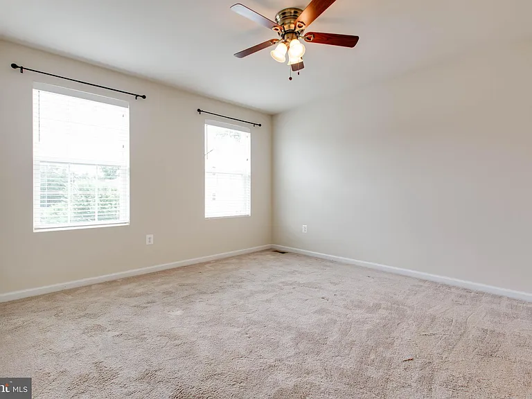 1022 Linden Dr — Photo 22