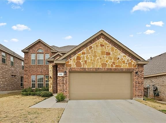 4th image of 937 Lake Woodland Dr