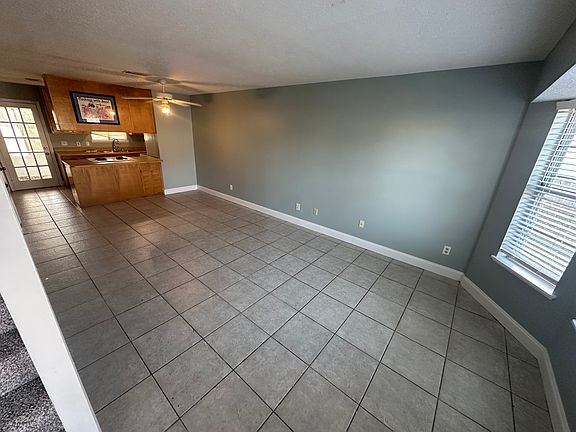4th image of 2426 Johnson Dr