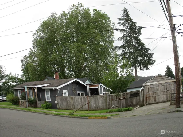 216 4th Avenue SE, Puyallup, WA 98372