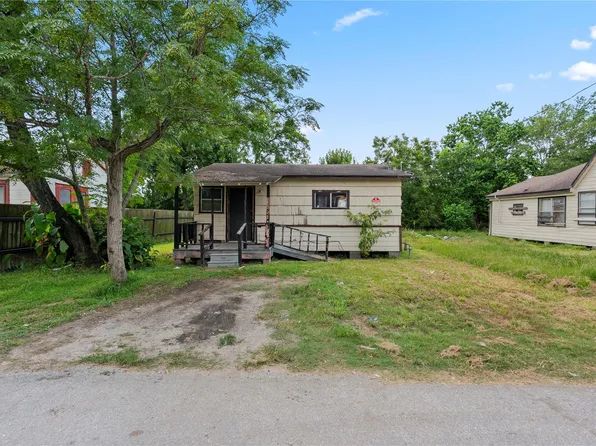 7335 Parkes St, Houston, TX 77088