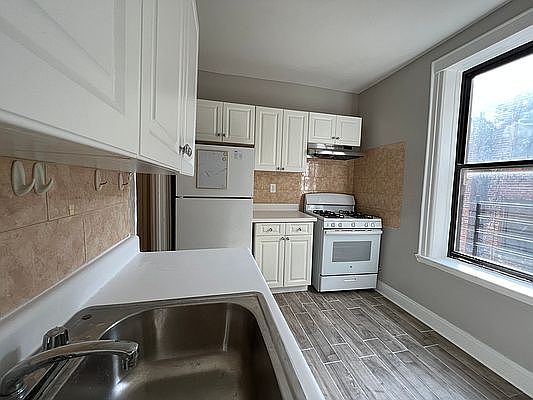 4th image of 159 Bay 29 St #16B