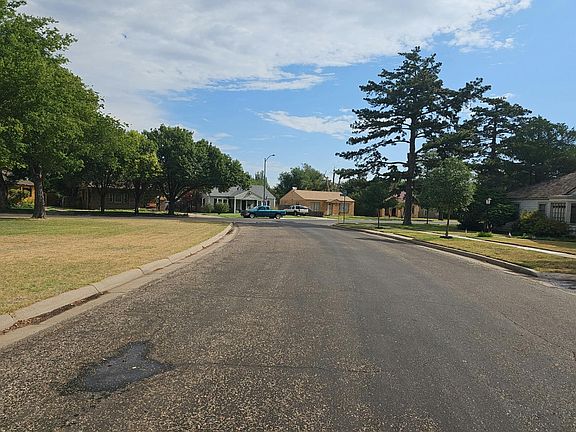 5th image of 210 Crestway Ter