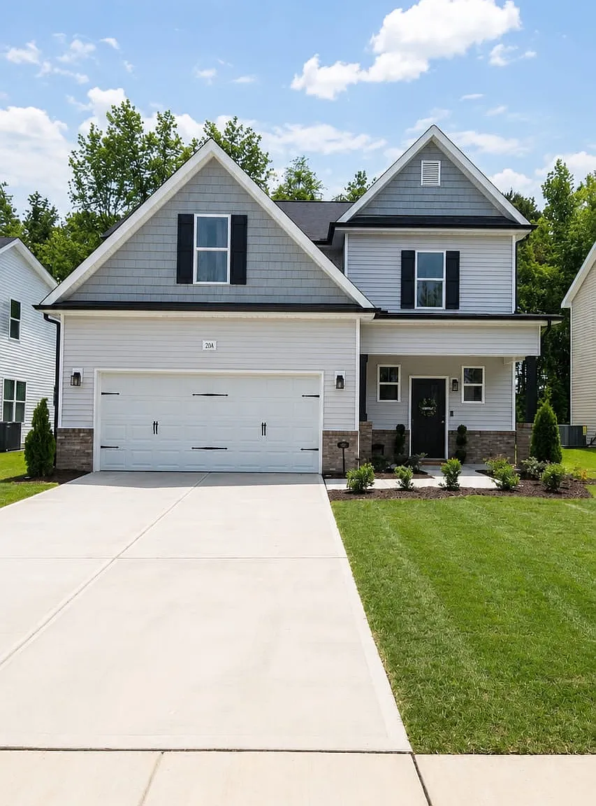 4 bed, 2.5 bath, 1850 sqft, $4,000 — Photo 1