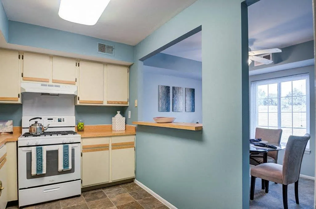 Montgomery Woods Townhomes — Photo 3