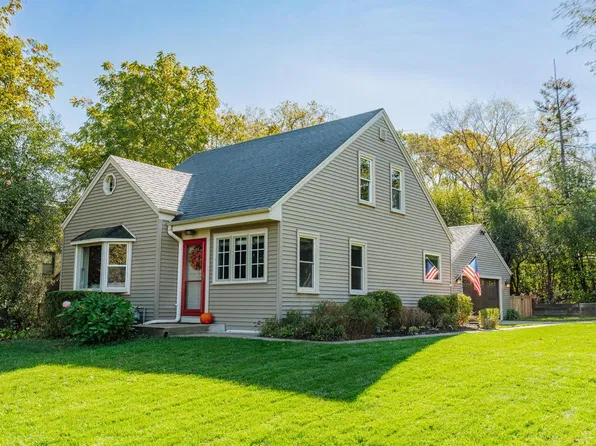 640 Crystal LANE, Elm Grove, WI 53122