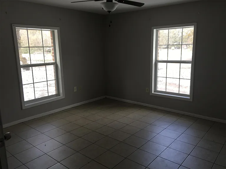 423 W Woodrow St #B — Photo 6