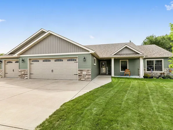 1244 Washington Ct, Sartell, MN 56377