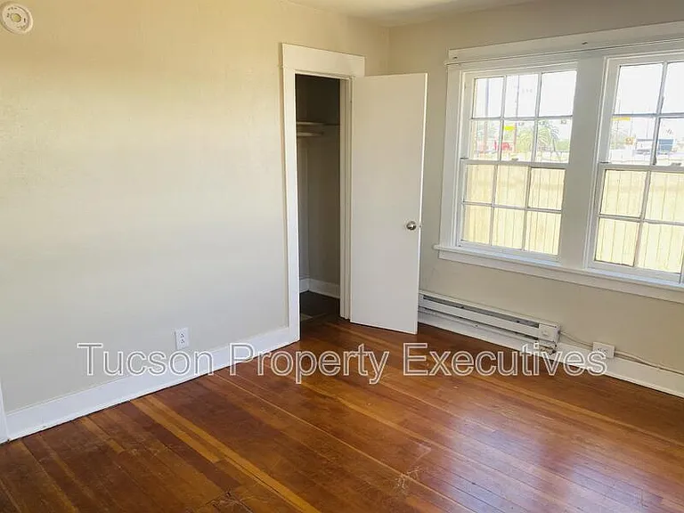 2632 N Stone Ave #9 — Photo 11