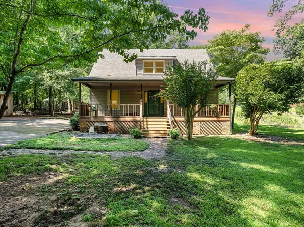 146 Belmont Dr, Cowpens, SC 29330