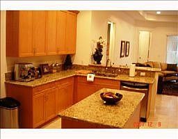 2nd image of 4755 Lakeside Cire