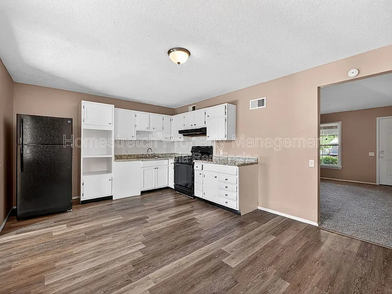 1310 Petite Dr — Photo 5