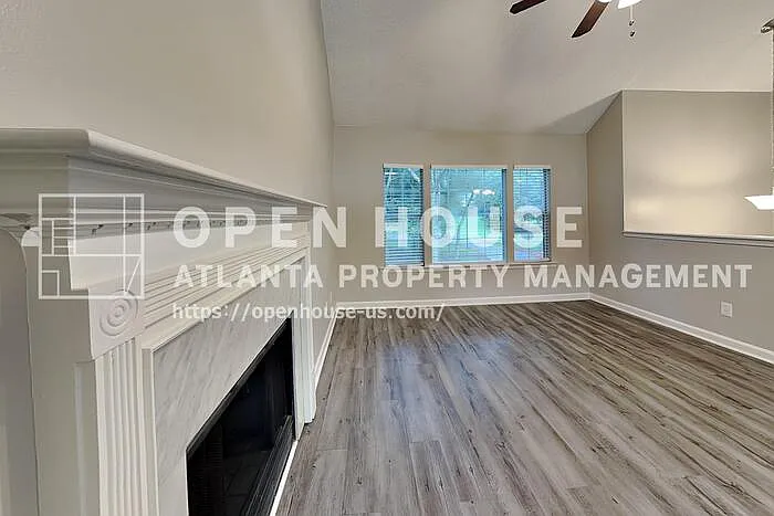 3 bed, 2.0 bath, 1624 sqft, $2,250 — Photo 3